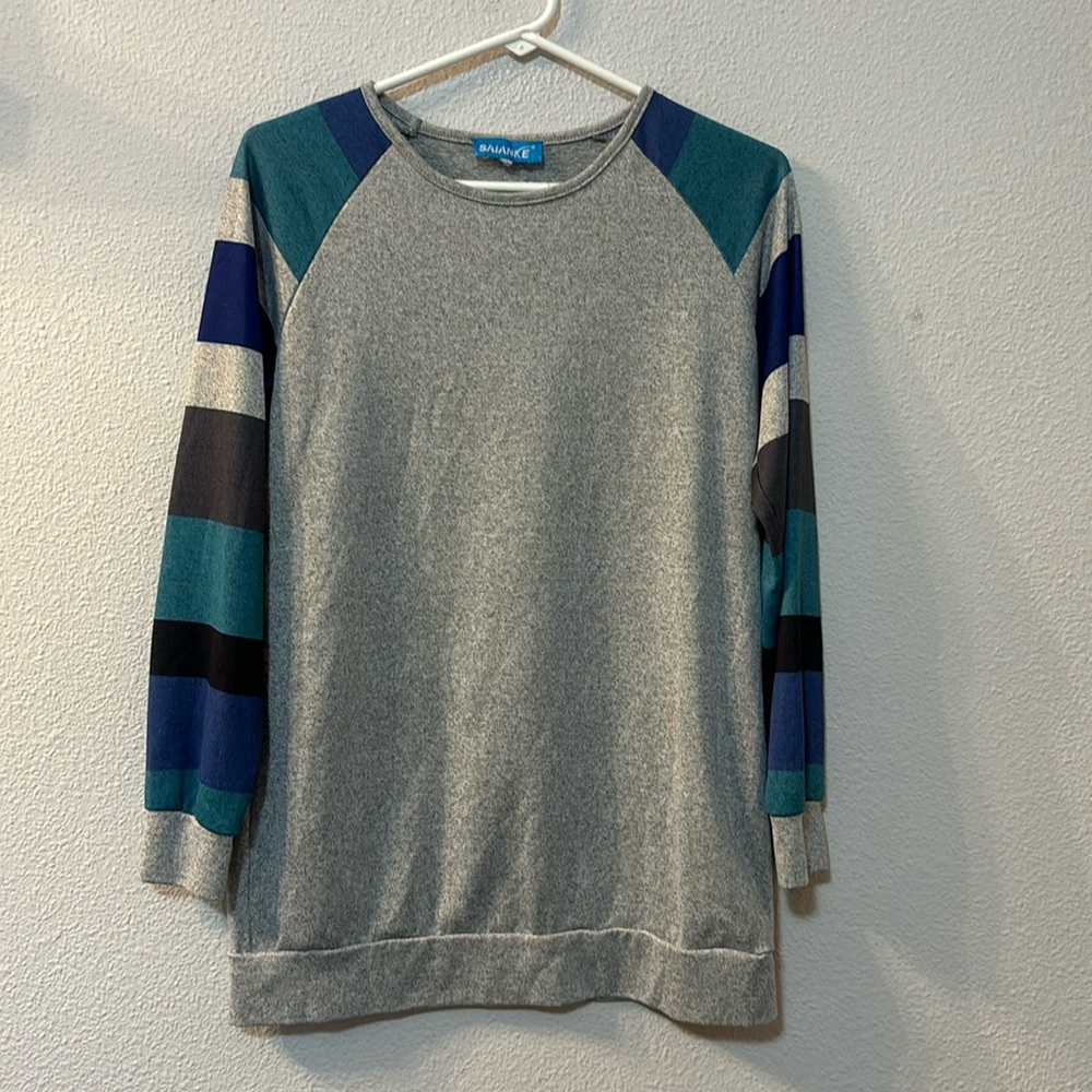 Saianice striped sleeve top size large